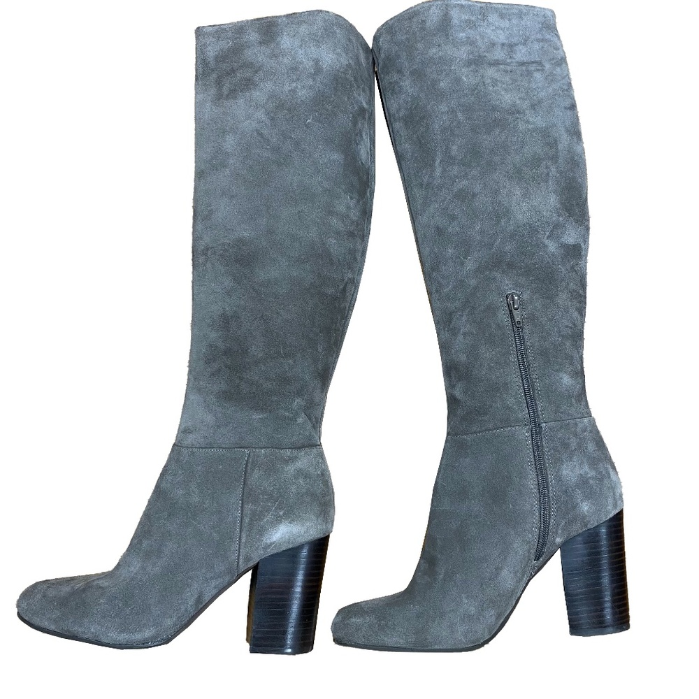 Vince Camuto Derika grey Leather Boot in Size 9.5M